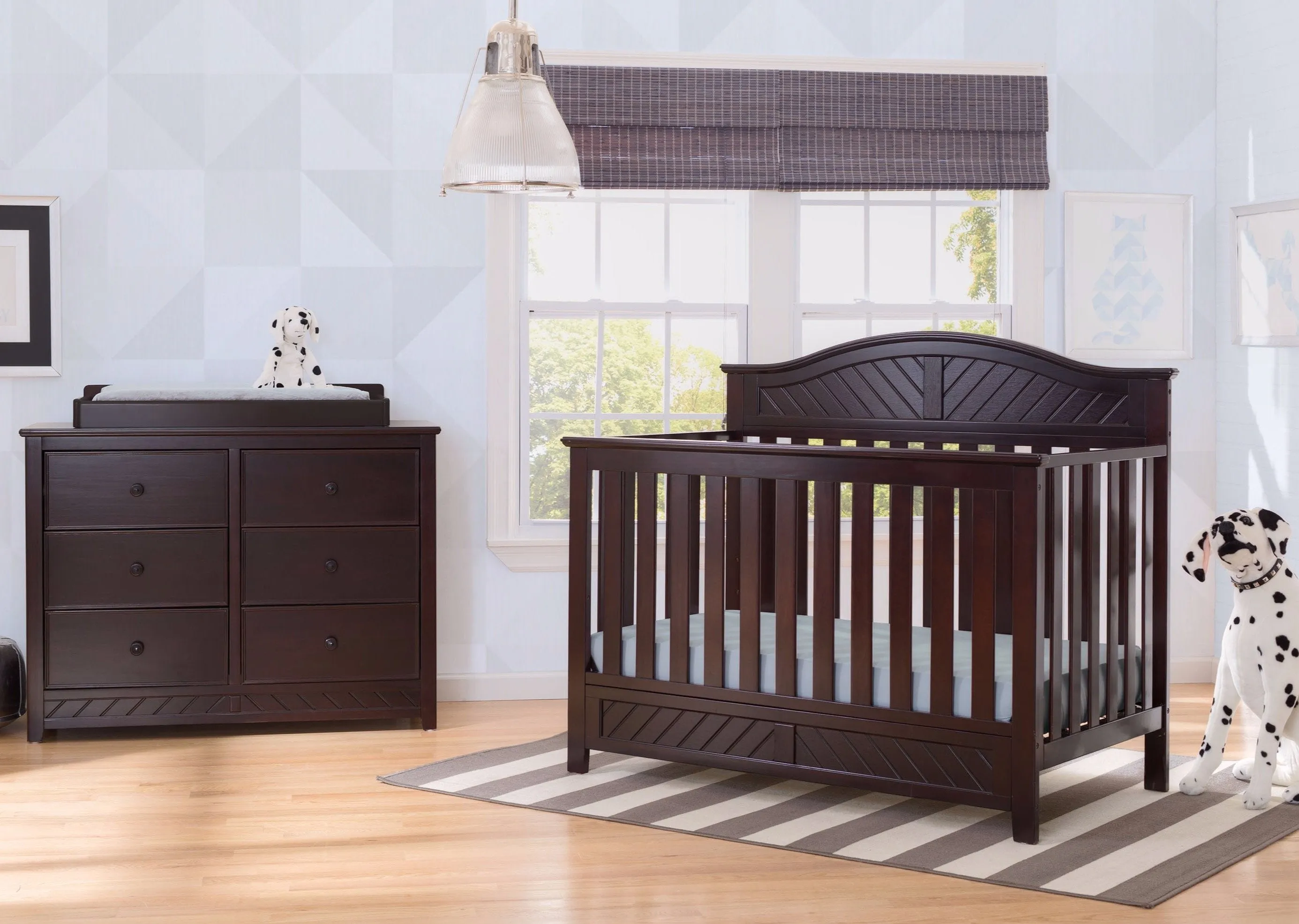 Bennington Elite Curved 4-in-1 Crib